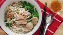 Thai Chicken Noodle Soup Recipe ก๋วยเตี๋ยวไก่ฉีก - Hot Thai K