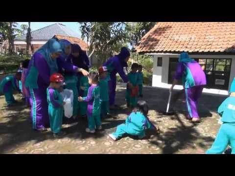 NET12 - Hari Pohon Sedunia, murid PAUD di Garut belajar di alam