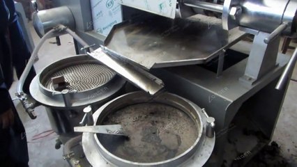 Video of Black Sunflower seeds oil press mac