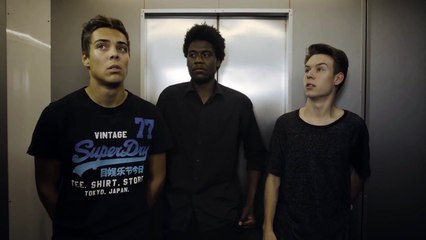 CE MEC... - Dans un ascenseur-aGIFaTr2lro