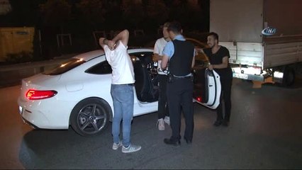 İstanbul Polisinden Mecidiyeköy'de Uygulama