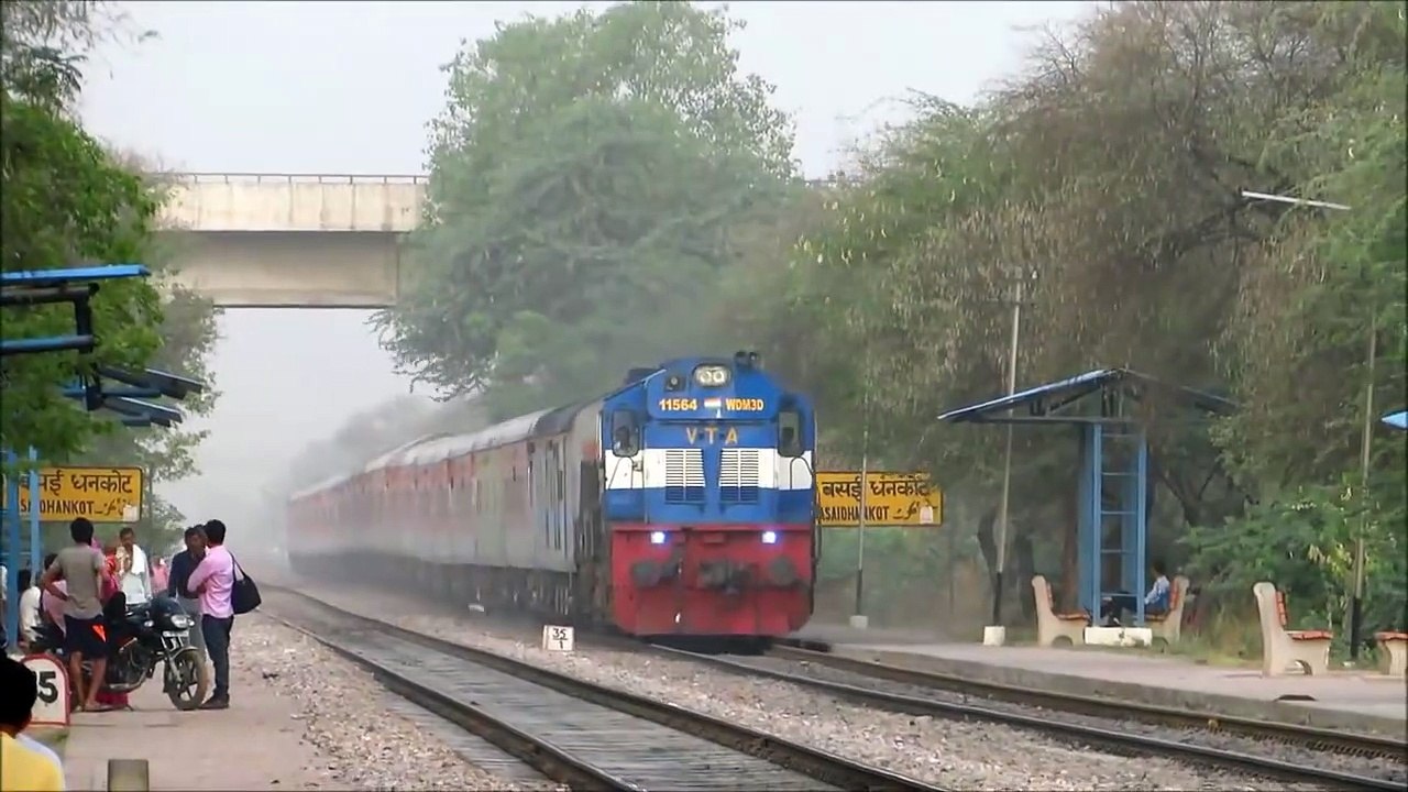 Fastest Trains Delhi Jaipur Diesel Rajdhani and Shatabdi video