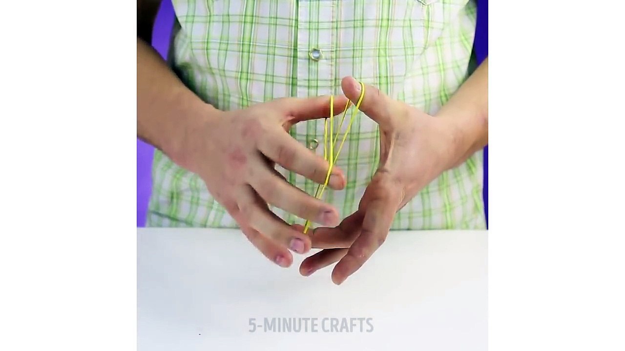 20 EASY TRICKS TO MESS WITH YOUR FRIENDS