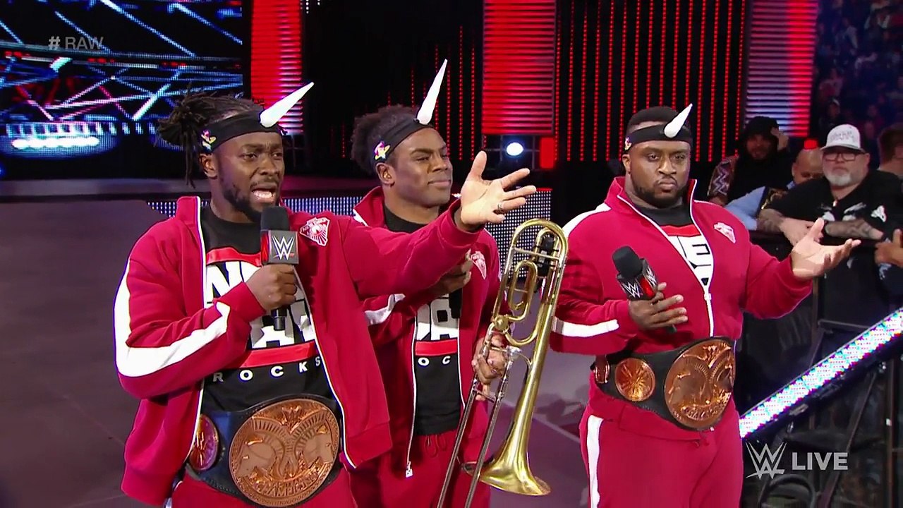 The Rock and The Usos lay the smackdown on The New Day_ Raw, Jan. 25, 2016 (720p_30fps_H264-192kbit_AAC)