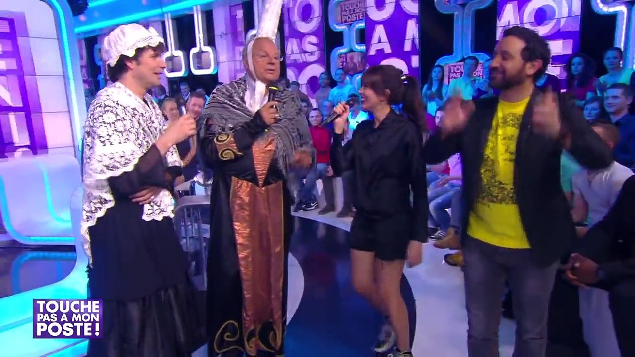 Nolwenn Leroy chante "Tri Martolod" avec les bigoudènes Gérard Louvin et Christophe Carrière