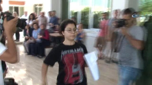 Sınava Son Saniye Gelen Kız İçin Seferber Oldular