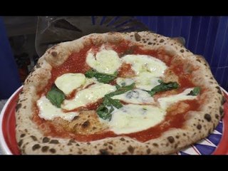 Napoli - Un premio per le pizzerie centenarie (16.06.17)