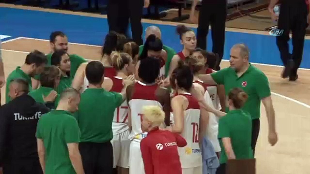 Kadın basketbolcuları gözyaşlarına boğan sürpriz