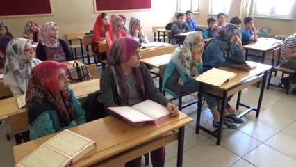 Simav'da Açılan Yaz Kur'an Kurslarında, 8'inci Sınıf Öğrencilerine Yönelik Teog Sınıfları...
