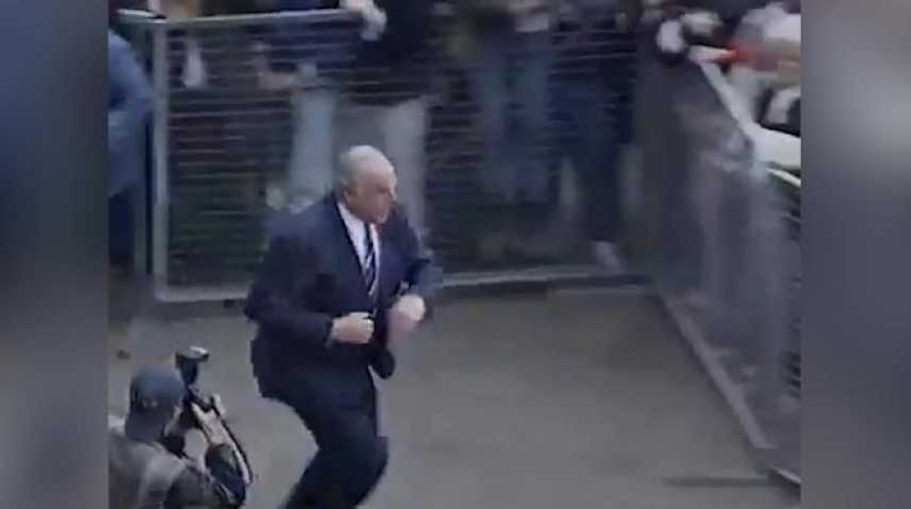 Quand Helmut Khol était victime d'un lancer d'œufs, les responsables passaient un sale quart d'heure