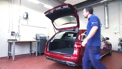 Déposer, poser la serrure du hayon arrière type 213