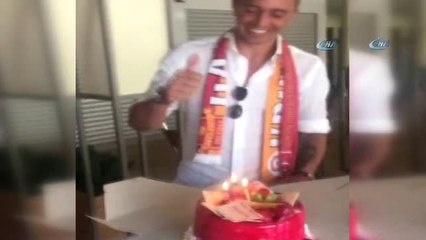 Muslera'ya Dalaman'da Sürpriz Doğum Günü Kutlaması