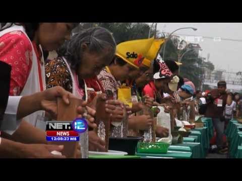 NET12-Festival Jenang Solo Dibuka dengan Memarut Kelapa Massal