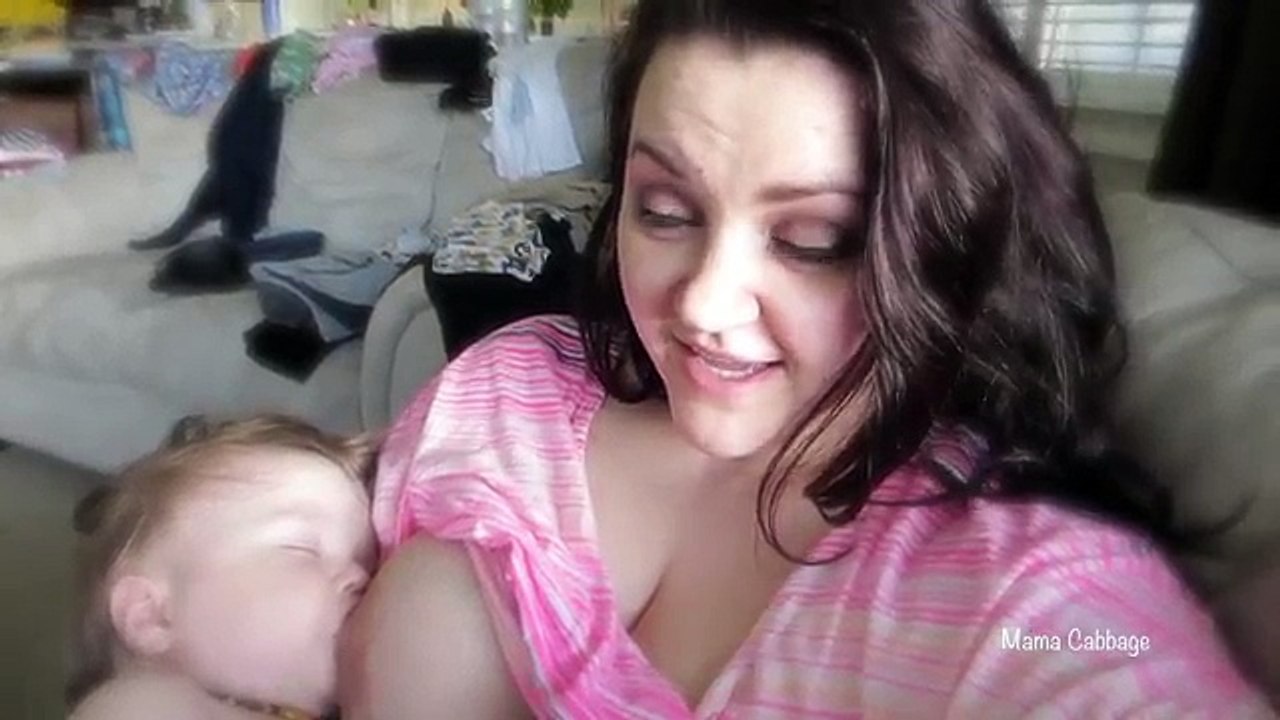 BREASTFEEDING HICKEY!