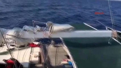 Muğla Kardak Kayalıkları Açıklarındaki Yelkenli Teknede Bulunan 76 Göçmen Yakalandı.