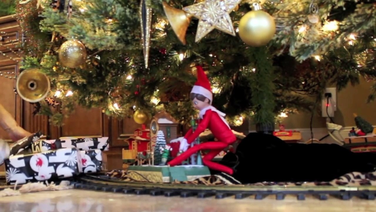 The Naughty Elf On The Shelf!