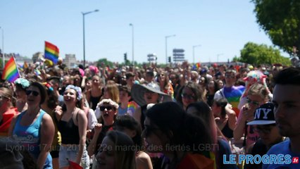 Dans le défilé de la 22e marche des fiertés de Lyon