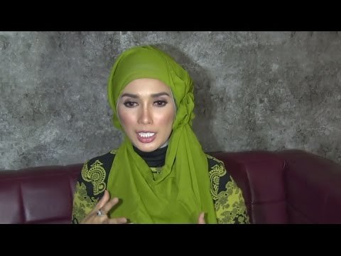 Ussy Sulistiawati jalani sesi pemotretan Banner Butik