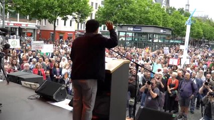 Almanya'da Müslümanlar Teröre Karşı Yürüdü