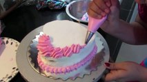 Aniversario pastel San valentín día pastel rosado y Blanco flores pastel