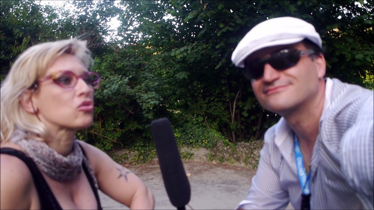 VIKY MOORE INTERVISTATA" RADIO- NIGHT" di MARCELLO MIRULLA - vikymoore