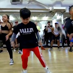 Bé trai nhảy dance cực chất đốn tim dân mạng