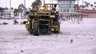 Kids Truck Video - Beach Cleaner
