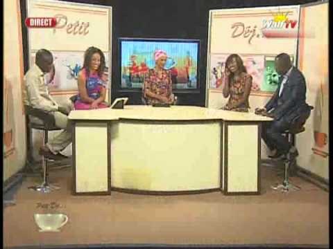 MOEURS: L'habillement sexy chez les filles à PETIT DEJ 1