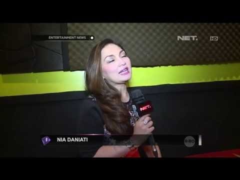 Nia Daniati latihan jelang konser gelas gelas kaca