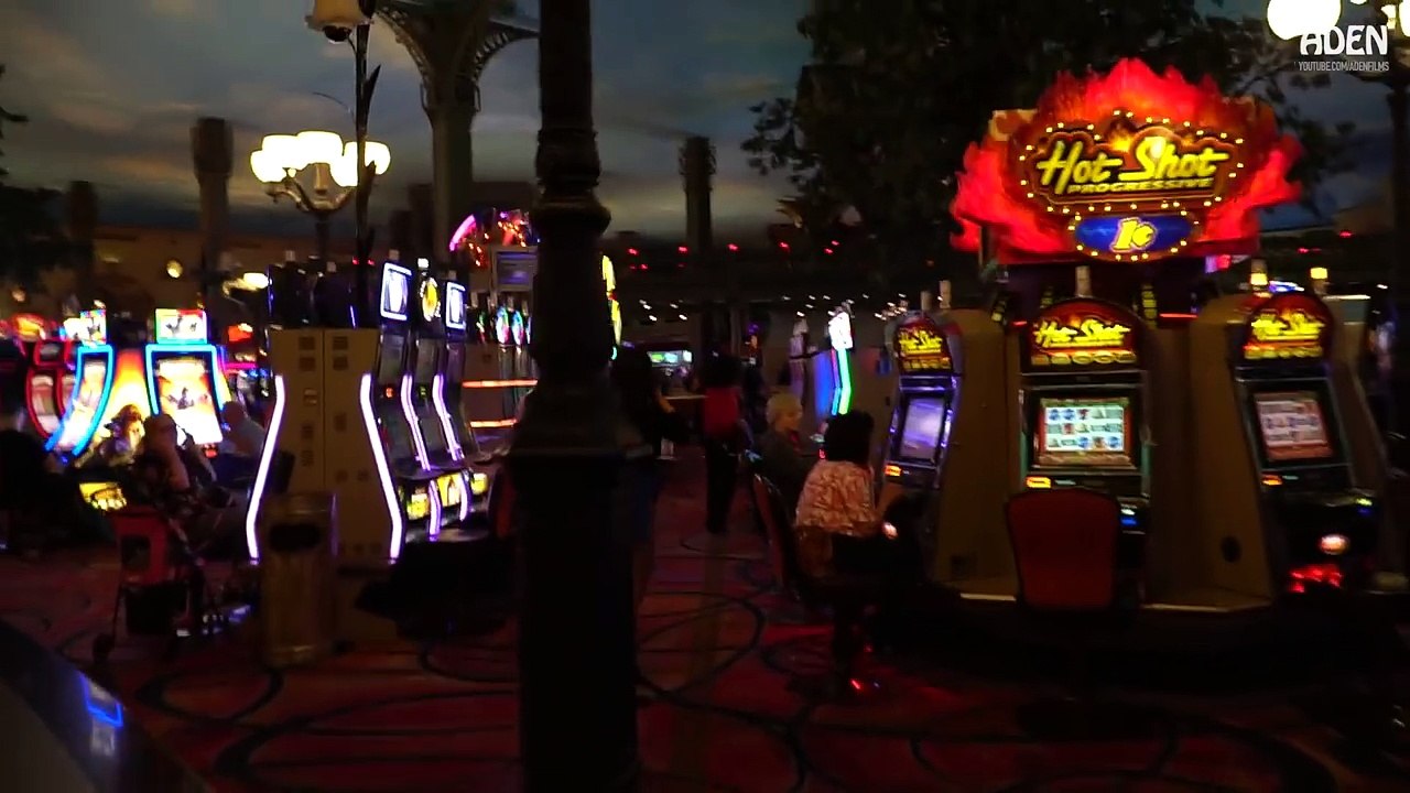 Gordon Ramsay Steakhouse in Las Vegas - Raw Oysters and Beef Wellington