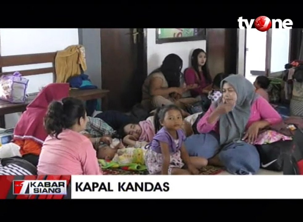 Kapal Kandas, Pemudik Terlantar di Pelabuhan Jangkar