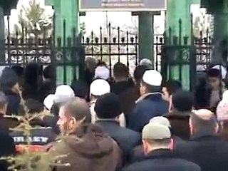 ke-efir suwfiyler ke-efir şeyhlerinin turbesi başında şeydaeni zikr ediyor isle-emda böyle birşeyyok