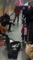 Une petite fille fait quelques pas de danse dans un métro et crée un véritable buzz : 13 millions de vues !