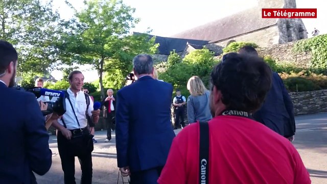 Législatives. Richard Ferrand a voté à Motreff