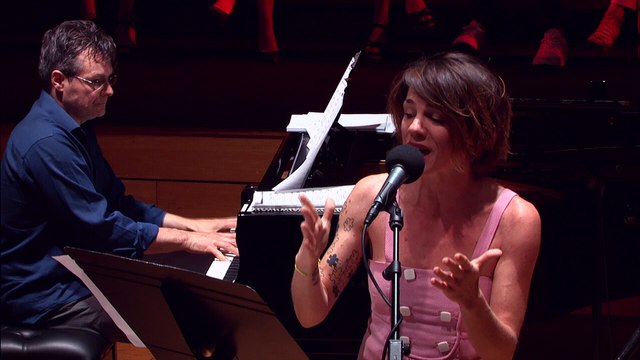 Claire Pérot : Un autre flot de gens (another hundred people)