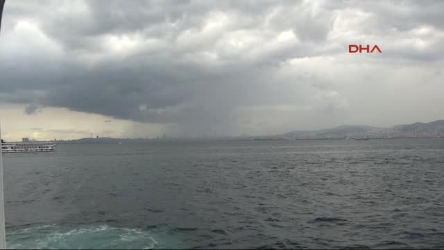 Yağmur Bulutları Altında Istanbul