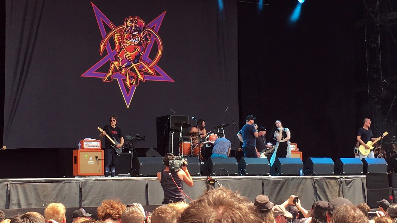 Ugly Kid Joe avec Amy Lee (Evanescence) pour une jam sur Cats on the craddle