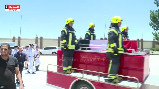 بالفيديو..وزير الداخلية يتقدم الجنازة العسكرية لشهيد الشرطة بطريق الأوتوستراد