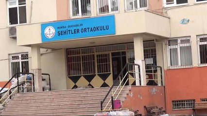 Okul Müdürü Öğretmeni Darp Etti İddiası