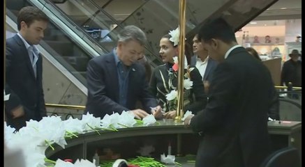 Presidente Santos regresa a centro comercial de Bogotá afectado por atentado terrorista