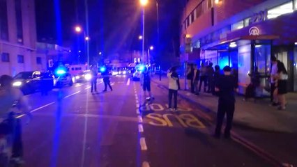 Bir Araç Kaldırımdaki Yayaların Üzerine Sürüldü