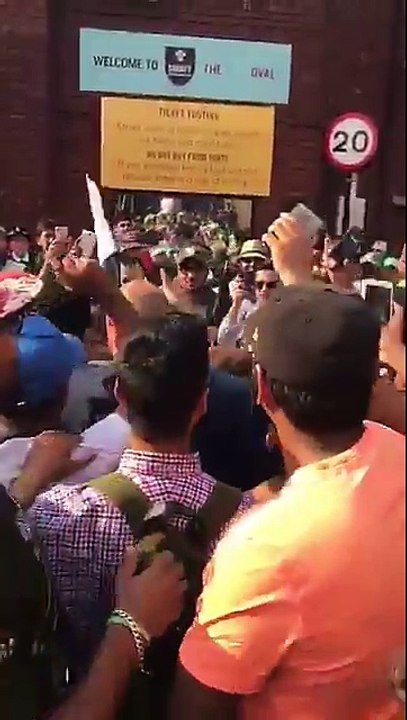 Watch what happened with najam sethi outside oval cricket ground. #GoNawazGo