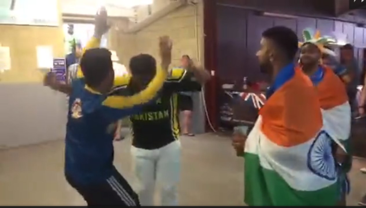 Baap Baap Hota Hai Aur Beta Beta Hota Hai - Pakistan Best Reply to Virender Sehwag