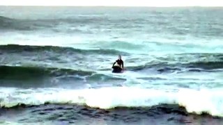 29.Cameron Diaz goes surfing at Malibu Beach [2007]