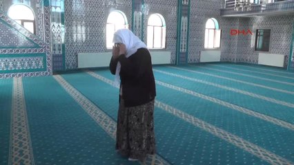 90 Yaşındaki Perişan Nine'den Örnek Davranış!Mahallesine Cami Yaptırdı