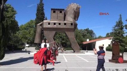 Çanakkale Truva'ya Uzak Doğulu Turist Ilgisi