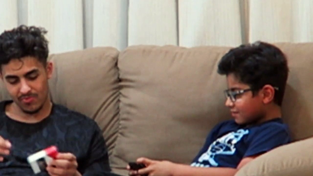 مقلب الدخان  في أخوي الصغير (شوفو ردة فعله) أنصدم!!!