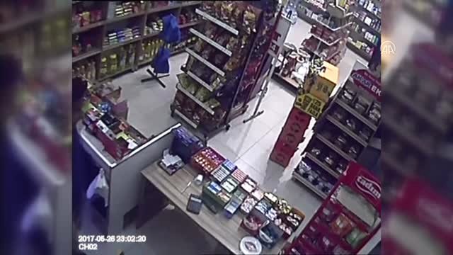Silahlı Soygun Girişimi Güvenlik Kamerasında