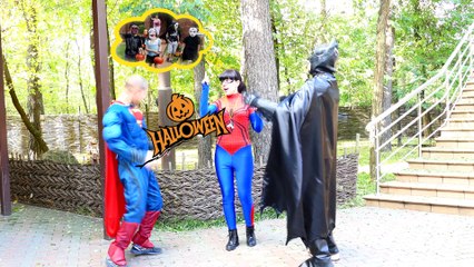 Joker's ASS on fire!  What of him being bullied superheroes؟ Fun Superheroes IRL video!