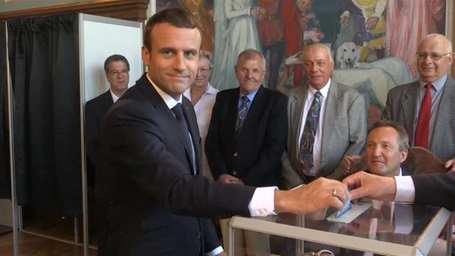 Emmanuel Macron's party wins large majority in French parliament